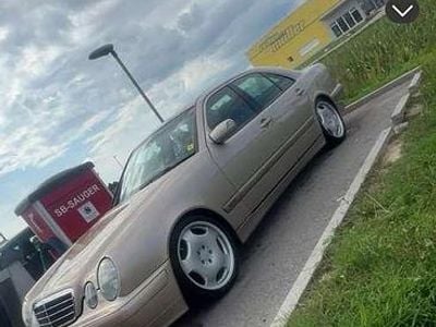 Gebraucht 2000 Mercedes E270 Classic Limousine | € 2.800