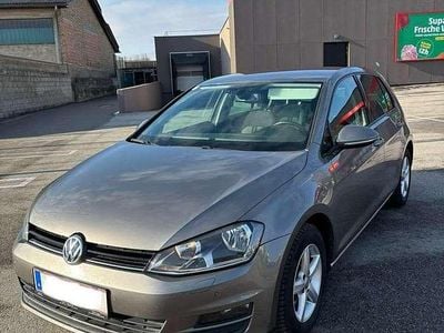 Gebraucht VW Golf VII 110 PS (80 kW) 2015 Grau Limousine