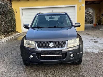 Grau Gebraucht 2009 Suzuki Grand Vitara SUV | € 3.500