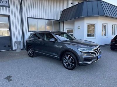 Grau Gebraucht 2019 VW Touareg Edition SUV | € 37.770 (Teuer)