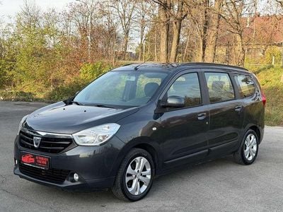 Grau Gebraucht 2016 Dacia Lodgy Van / Kleinbus | € 7.990 (Fairer Preis)