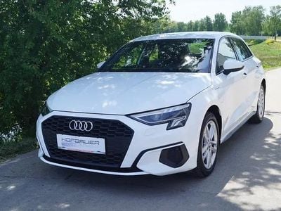 Weiss normal Gebraucht 2021 Audi A3 Sportback e-tron Ambiente Kleinwagen | € 23.990 (Etwas zu teuer)