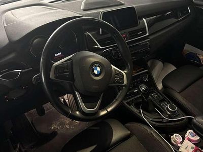 Grau Gebraucht 2018 BMW 216 Advantage Kombi | € 13.500