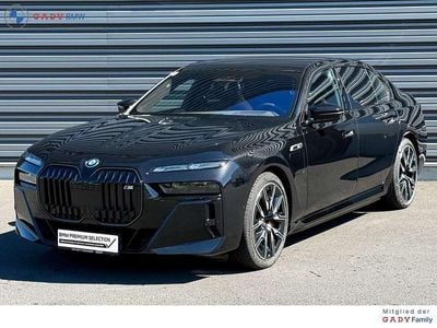 Saphirschwarz Gebraucht 2024 BMW M760e Executive Limousine | € 115.940