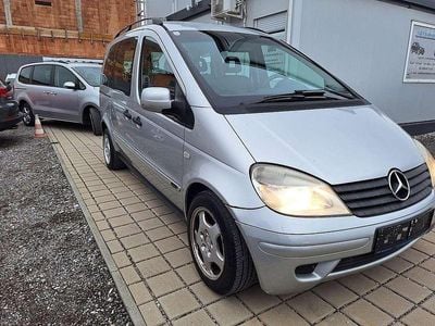 Silber Gebraucht 2004 Mercedes Vaneo Van / Kleinbus | € 1.390