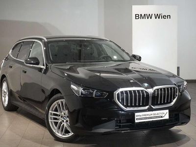 Saphirschwarz Gebraucht 2024 BMW 520 Efficient Dynamics Kombi | € 62.995 (Fairer Preis)