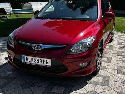 gebraucht Hyundai i30 14 CVVT Benziner 110PS