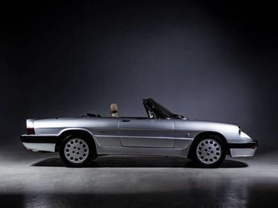 Gebraucht Alfa Romeo Spider 126 PS (92 kW) 1990 Silber Cabrio