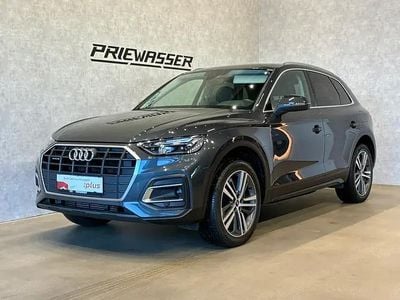 Hellgrau metallic Gebraucht 2021 Audi Q5 Ambiente SUV | € 40.850 (Teuer)