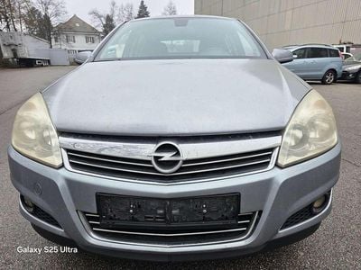 Grau Gebraucht 2007 Opel Astra Edition Limousine | € 899 (Fairer Preis)