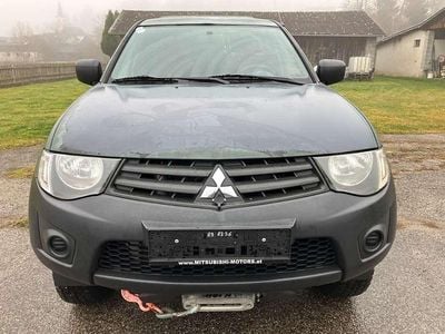 Schwarz Gebraucht 2016 Mitsubishi L200 Abholung | € 12.900