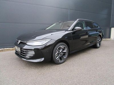 Gebraucht VW Passat Elegance 150 PS (110 kW) 2024 Schwarz  metallic Kombi