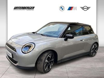 Silber Gebraucht 2024 Mini Cooper SE Favoured Kleinwagen | € 31.900 (Superpreis)