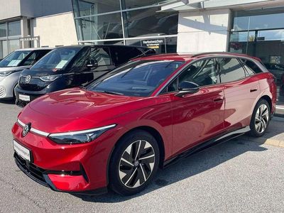 Mittelrot metallic Neu 2025 VW ID.7 Pro Kombi | € 52.890 (Fairer Preis)