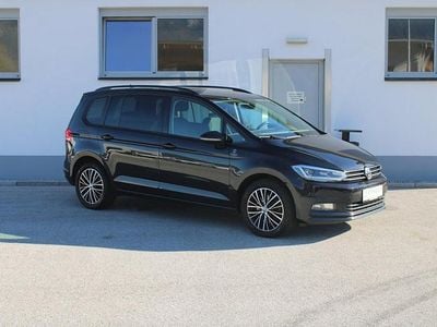 Schwarz metallicperleffektno Gebraucht 2016 VW Touran Comfortline Van / Kleinbus | € 15.990 (Guter Preis)