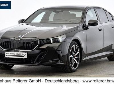 Schwarz (saphirschwarz) Gebraucht 2025 BMW i5 Shadowline Limousine | € 67.390