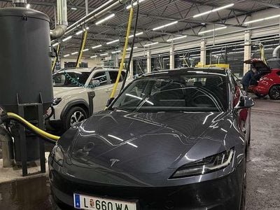 Gebraucht Tesla Model 3 Standard Range 208 kW (283 PS) 2025 Limousine