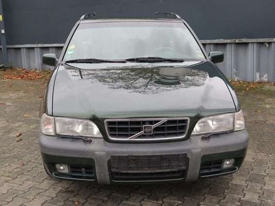 Grün Gebraucht 1998 Volvo V70 Kombi | € 8.999
