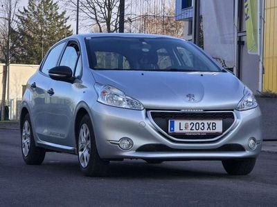 Gebraucht Peugeot 208 Active 68 PS (50 kW) 2013 Grau Kleinwagen