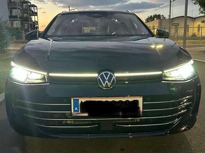Schwarz Gebraucht 2024 VW Passat Elegance Kombi | € 39.490