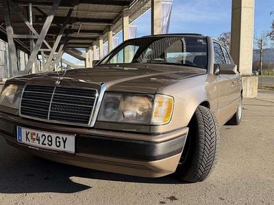 Gebraucht Mercedes E300 147 PS (108 kW) 1991 Beige Limousine