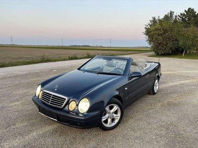 Blau Gebraucht 1999 Mercedes CLK320 Elegance Cabrio | € 8.990