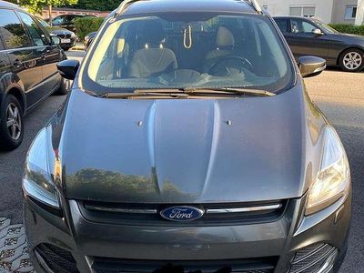Grau Gebraucht 2016 Ford Kuga Trend SUV | € 10.000 (Superpreis)
