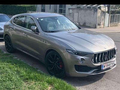 Grau Gebraucht 2017 Maserati Levante GranLusso SUV | € 40.000 (Guter Preis)