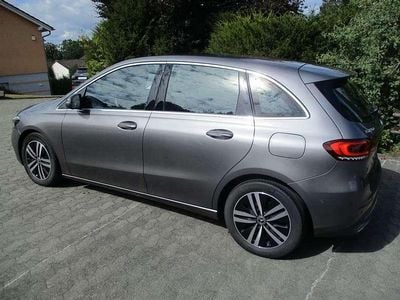 Gebraucht Mercedes 180 117 PS (86 kW) 2019 Silber Limousine