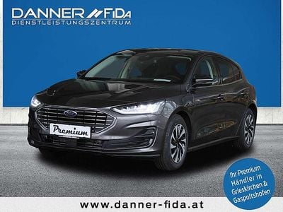 Grau Gebraucht 2024 Ford Focus Premium Limousine | € 25.000 (Teuer)