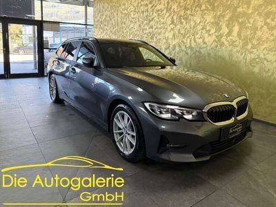 Grau Gebraucht 2021 BMW 320 Advantage Kombi | € 26.990 (Fairer Preis)