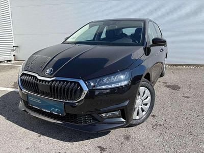 Schwarz metallicperleffektno Neu 2025 Skoda Fabia Essence Limousine | € 20.190 (Etwas zu teuer)