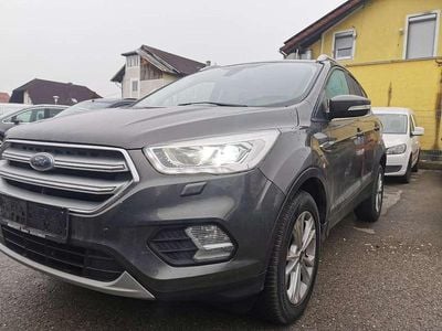 Grün Gebraucht 2018 Ford Kuga Titanium SUV | € 8.890