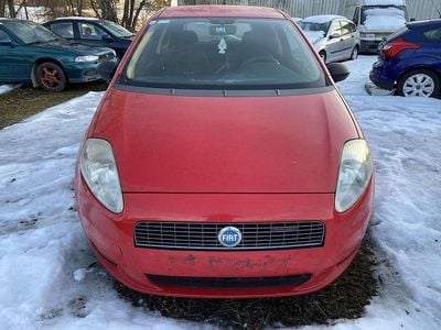 Rot Gebraucht 2006 Fiat Punto Emotion Limousine | € 990