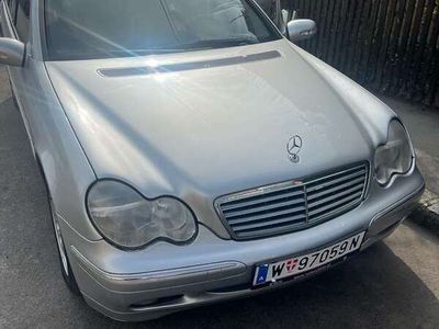 Mercedes C200