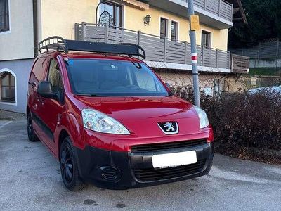 Rot Gebraucht 2010 Peugeot Partner Comfort Van / Kleinbus | € 5.950