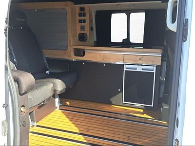 Weiß Gebraucht 2023 Mercedes Vito Van | € 99.900