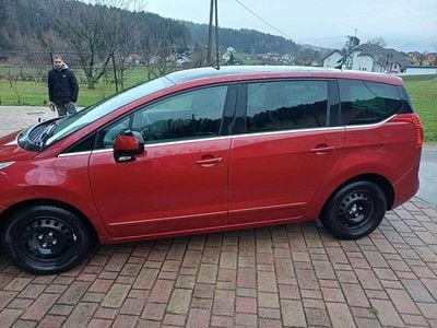 Gebraucht Peugeot 5008 156 PS (114 kW) 2010 Rot Van / Kleinbus