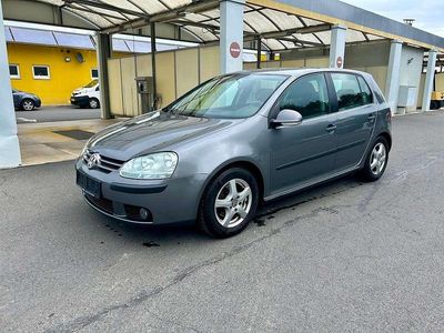 Grau Gebraucht 2006 VW Golf V Trendline Limousine | € 1.400