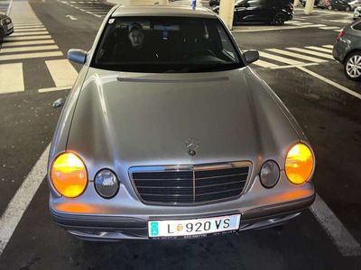 Mercedes 240