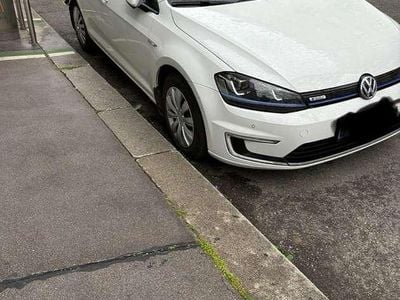 Weiß Gebraucht 2015 VW Golf Limousine | € 10.300