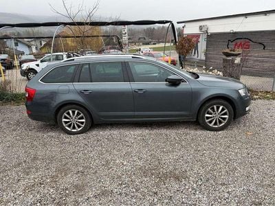 Grau Gebraucht 2016 Skoda Octavia Style Kombi | € 5.250