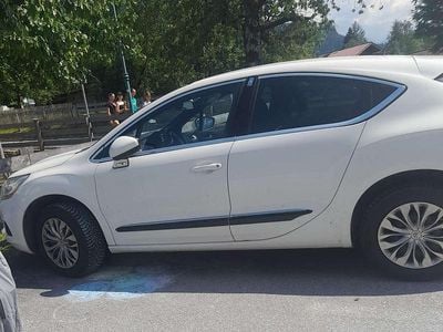 Weiß Gebraucht 2012 Citroën DS4 So Chic Kleinwagen | € 3.000