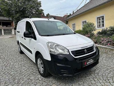 Weiß Gebraucht 2017 Peugeot Partner Van / Kleinbus | € 5.990