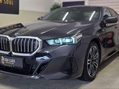 Gebraucht BMW 520 M Sport 197 PS (144 kW) 2024 Grau Limousine