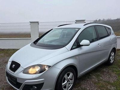 Grau Gebraucht 2015 Seat Altea XL Van / Kleinbus | € 3.950 (Fairer Preis)