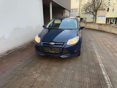 Gebraucht Ford Focus Trend 116 PS (85 kW) 2014 Blau Kombi