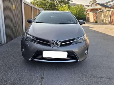 Bronze Gebraucht 2014 Toyota Auris Lounge Limousine | € 7.800 (Fairer Preis)