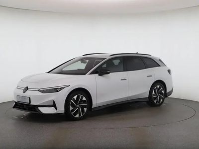 Weiss metallic Gebraucht 2025 VW ID.7 Pro Kombi | € 60.290