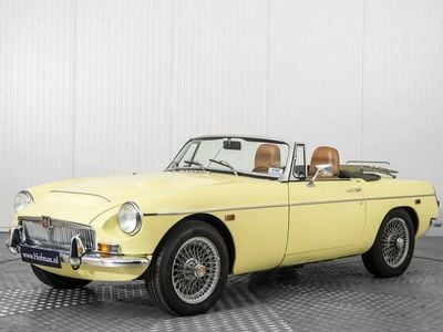 Gelb Gebraucht 1969 MG C Cabrio | € 22.990